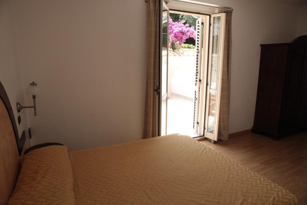 Bed And Breakfast Casagalez Santa Domenica  Room photo
